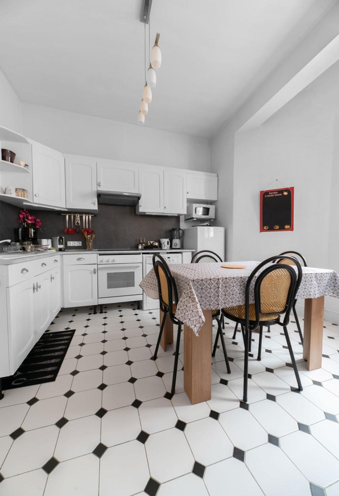 Le Lasteyras - Appartement Charmant En Centre Ville Vichy Bagian luar foto