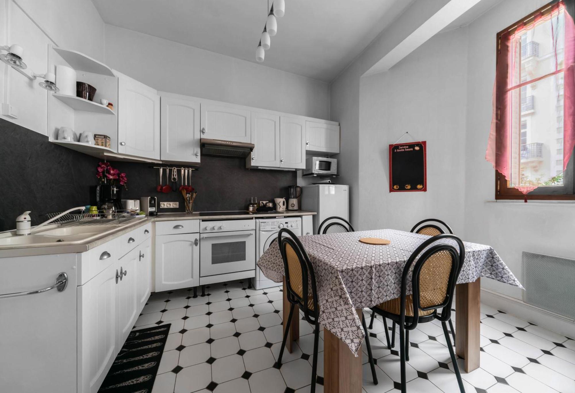 Le Lasteyras - Appartement Charmant En Centre Ville Vichy Bagian luar foto